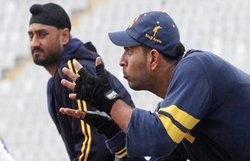 धोनी के संन्यास पर भज्जी, युवी की चुप्पी