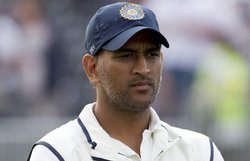 हार के बाद बोले धोनी, ड्रेसिंग रूम में सब ठीक नहीं