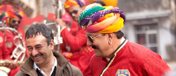 बहरहाल, बंदूकधारी को मारा गया या पकड़ा गया, इस बारे में कोई ब्यौरा नहीं मिला है। इस बंदूकधारी की शिानाख्त 50 साल के हारून मोनिस के रूप में हुई है। (फोटो: एपी)