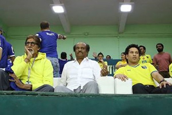 शीर्ष दस अन्य ट्वीट में दक्षिण के अभिनेता रजनीकांत का पहला ट्वीट, इसरो के मंगल मिशन के बारे में ट्वीट तथा सचिन तेंदुलकर द्वारा ऑस्ट्रेलिया के क्रिकेटर फिल ह्यूज को श्रद्धांजलि शामिल हैं। (फ़ोटो-एक्सप्रेस)