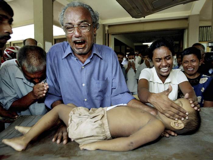 इस तबाही के बाद कई माता-पिता की गोद सूनी हो गई थी और कई बच्चे अनाथ हो गए थे।