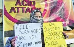 दिल्ली तेजाब हमलावरों को गिरफ्तार करने में पुलिस नाकाम