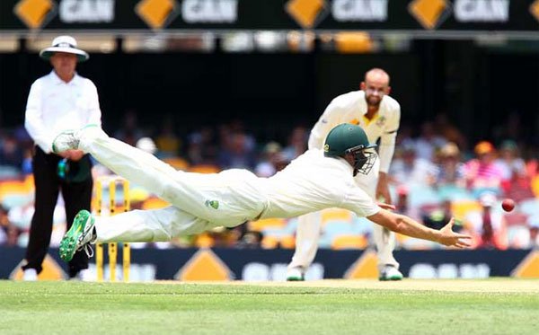 निचले क्रम के विकेट जल्दी गंवाने के कारण भारत बड़ा स्कोर बनाने से चूक गई। (फोटो: एपी)