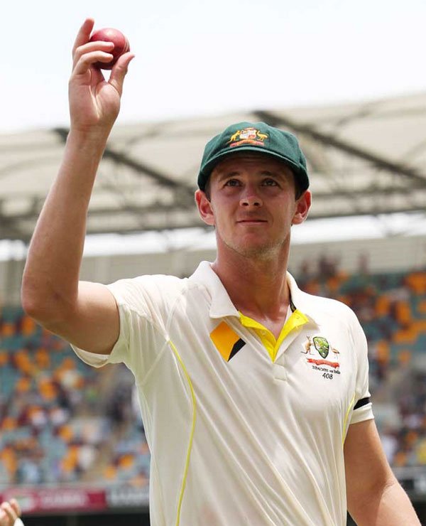 इसके बाद बल्लेबाजी के उतरी ऑस्ट्रेलिया के तीन खिलाड़ियों को आउट कर उमेश यादव ने मैच में एक बार फिर भारत को मजबूत स्थिति में खड़ा कर दिया है। (फोटोछ एपी)