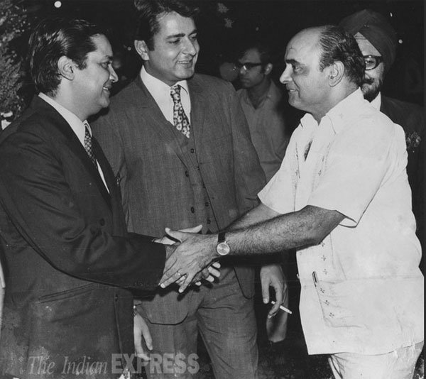 वर्ष 1982 में आई गुलजार की फिल्म ‘अंगूर’ में वर्मा ने बहादुर की दोहरी भूमिका निभाई थी, जिसे हिंदी सिनेमा की सबसे पसंदीदा हास्य भूमिकाओं में से एक माना जाता है। (एक्सप्रेस फोटो)