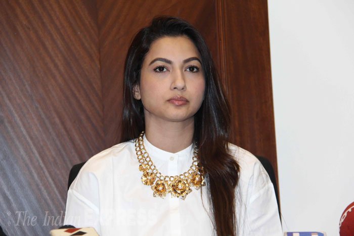 इस हादसे के बाद गौहर खान ने कहा कि वह हमले से 'दुखी और स्तब्‍ध' हैं, लेकिन इस घटना ने उन्हें और मजबूत बनाया है। (फोटो: वरिंदर चावला)