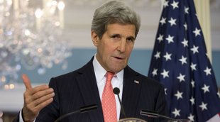 john kerry, john kerry india, john kerry in india, car accident, car accident in india, john kerry car accident india, john kerry motorcade, john kerry motorcade shunt"