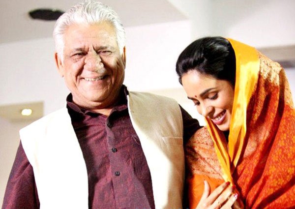 मौका था फिल्‍म के ट्रेलर लॉन्‍चिंग का जहां मल्लिका ने बताया कि वह ओमपुरी के साथ बोल्ड सीन करने में बहुत अनकंफर्टेबल फील कर रही थी, लेकिन सीनियर अभिनेता ओमपुरी ने मल्लिका को कंफर्टेबल फील कराया और सीन शूट हो गया। (फोटो: बॉलीवुड हंगामा)