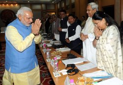 मोदी की मुख्यमंत्रियों के साथ बैठक, योजना आयोग के पुनर्गठन पर मंथन