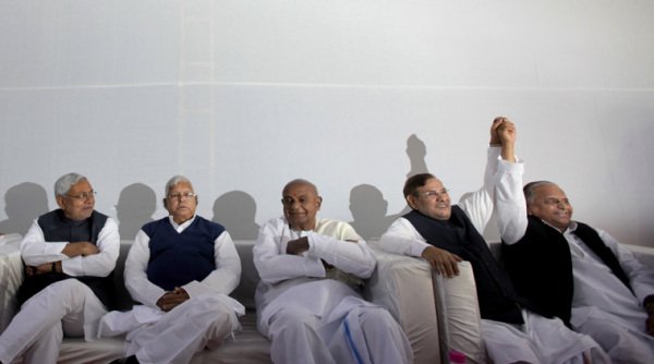 Samajwadi Party chief Mulayam Singh Yadav anata Parivar