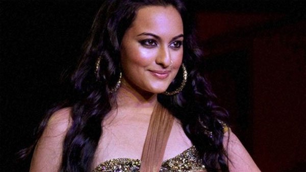 महज 3 दिन में 100 करोड़ क्लब में हो गई शामिल। (बॉलीवुड हंगामा)