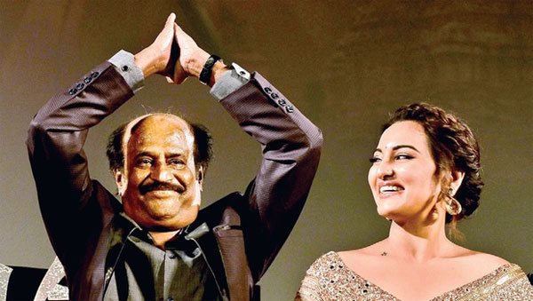 लोगों को खूब पसंद आ रही रजनीकांत के साथ सोनाक्षी सिन्हा की जोड़ी (बॉलीवुड हंगामा)