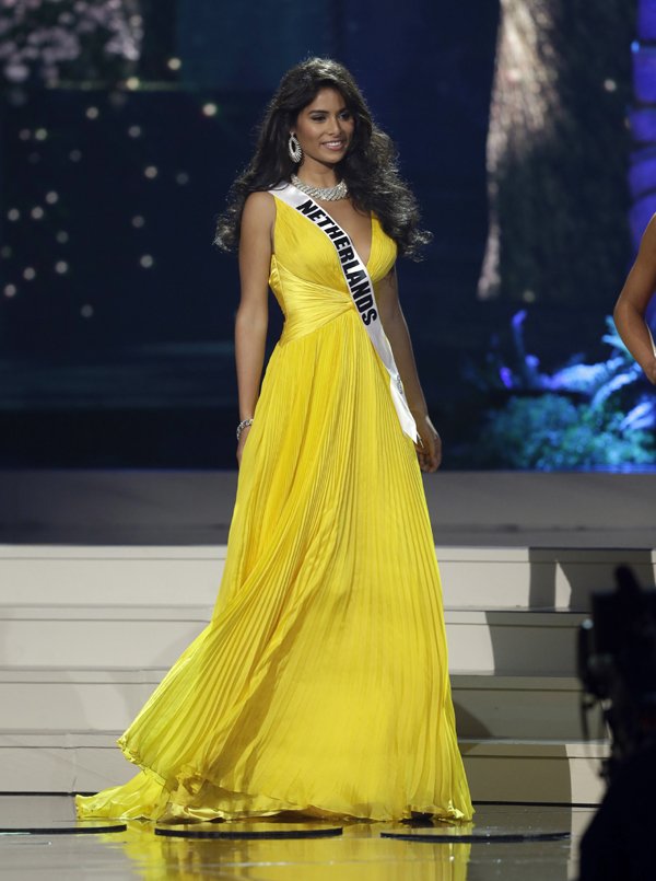 Miss Universe: फ्लोरिडा के मियामी में आयोजित 63वें मिस यूनिवर्स सौंदर्य प्रतियोगिता के दौरान मिस नीदरलैंड्स यासमीन वेरहेजिन। (स्रोत-एपी)