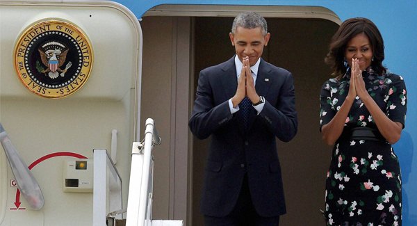 Obama Leave India: अमेरिकी राष्ट्रपति बराक ओबामा अपनी तीन दिवसीय भारत यात्रा का समापन कर आज सउदी अरब रवाना हो गए। इस यात्रा के दौरान दोनों देशों ने रक्षा एवं व्यापार संबंध बढ़ाने के अलावा ऐतिहासिक असैन्य परमाणु करार के क्रियान्वयन पर सात साल से बने गतिरोध को दूर किया। (स्रोत-पीटीआई)