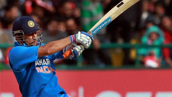 Team India: आईसीसी विश्व कप और त्रिकोणीय श्रृंखला के लिए भारतीय टीम की कप्तानी महेंद्र सिंह धोनी को सौंपी गई है।