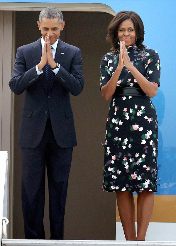 Obama Leave India: ओबामा और अमेरिका की प्रथम महिला की ताजमहल जाने की योजना थी लेकिन उन्होंने इस विश्व धरोहर की अपनी यात्रा रद्द कर दी। उसके बजाय उन्होंने सउदी अरब के शाह अब्दुल्ला के निधन के बाद शाह परिवार को सात्वंना देने के लिए वहां जाने का निर्णय किया। (स्रोत-पीटीआई)