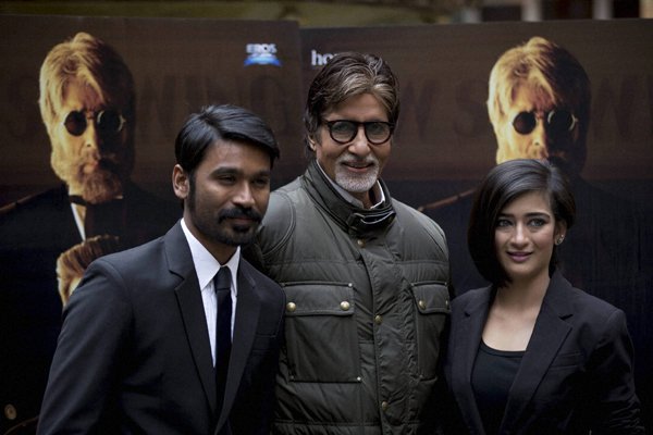Shamitabh Promotion: फिल्म के निदेशक आर बाल्की हैं। इसमें अमिताभ के अलावा धनुष और अक्षरा हासन भी हैं। (स्रोत-एपी/पीटीआई)