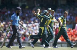 ट्राई सिरीज़: इंग्लैंड को हराकर फाइनल में जगह बनाना चाहेगा ऑस्ट्रेलिया