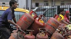 GOOD NEWS: गैर-सबसिडी वाला रसोई गैस सिलेंडर हुआ सस्ता