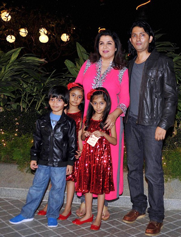 Farah Khan Birthday: मुंबई में बॉलीवुड फिल्म निर्माता फराह खान के जन्मदिन पर आयोजित पार्टी में शामिल हुए जावेद अख्तर, शबाना आज़मी, तन्वी आजमी और उनके पति व सिनेमेटोग्राफऱ बाबा आज़मी। (फ़ोटो-पीटीआई)