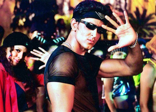 Hrithik Roshan Birthday: ऋतिक रोशन ने बतौर अभिनेता अपने फिल्मी कॅरियर की शुरुआत अपने पिता राकेश रोशन की साल 2000 में आई फिल्म 'कहो न प्यार है' से की। इस फिल्म ने बॉक्सऑफिस पर खूब सफलता हासिल की।