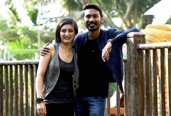 Akshara Haasan: वह कहती हैं कि उन्होंने अपने माता-पिता के कैरियर से काफी कुछ सीखा है। वह कहती हैं ‘‘जब कुछ गुर सीखने की बात आती है तो मैं दोनों से बात करती हूं।’’ (फ़ोटो-पीटीआई)
