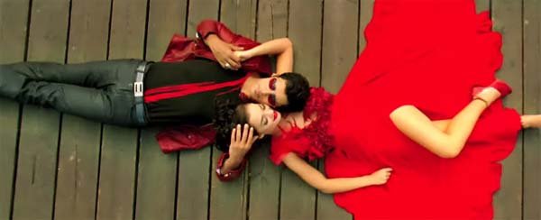 उन्होंने बताया कि फिल्म के हिंदी संस्करण ने अब तक छह करोड़ रुपये कमाए हैं। 'आई' में सुपरस्टार विक्रम, अभिनेता उपेन पटेल और अभिनेत्री एमी जैक्सन ने काम किया है। (फोटो: बॉलीवुड हंगामा)