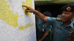खराब मौसम के बीच विमान QZ8501 का बड़ा हिस्सा बरामद