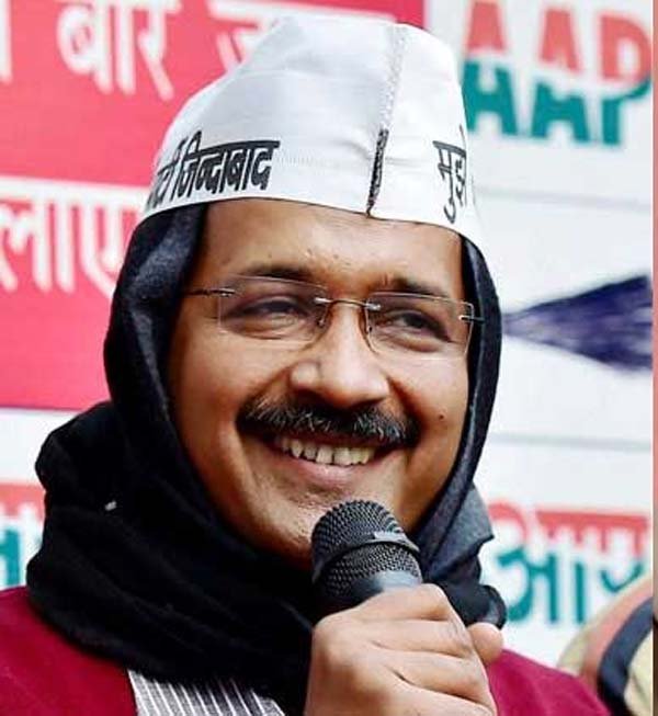 पहला सवाल : चुनाव से पहले केजरीवाल ने कसम खाई थी कि वे कांग्रेस और भाजपा का साथ नहीं लेंगे। फिर बाद में ऐसा क्या हुआ कि उन्होंने सरकार बनाने के लिए क ांग्रेस का समर्थन ले लिया। (फोटो: फाइल)