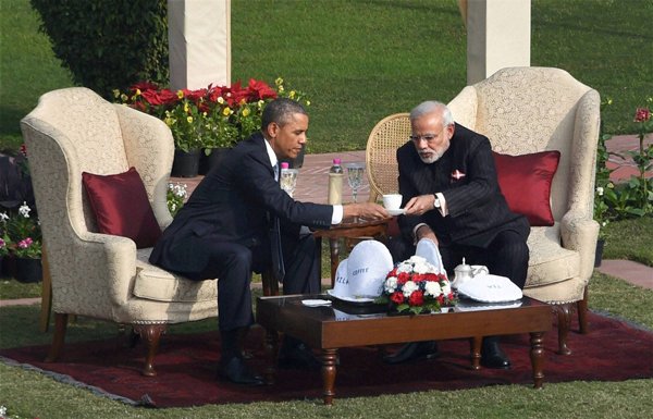 chai pe charcha: अमेरिकी राष्ट्रपति ने प्रधानमंत्री मोदी के साथ संयुक्त मीडिया वार्ता में कहा, ‘‘प्रधानमंत्री मोदी, हमारी चाय पे चर्चा सहित मेरी मेजबानी के लिए आपका धन्यवाद।’’ हमे व्हाइट हाउस में इनकी अधिक जरूरत है। लेकिन यह यात्रा प्रतीक के साथ काफी अहम है, जिसमें हमने ठोस प्रगति की है। (स्रोत-पीटीआई)