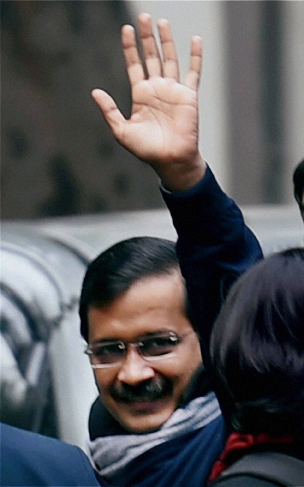 Kejriwal Delhi Election: आदेश जारी करते हुए चुनाव आयोग ने केजरीवाल के उस वचन पर गौर किया कि वह आयोग और कानून का सम्मान करते हैं और अगर आयोग समझता है कि उनका बयान अनुचित है तो वह ऐसी अपील नहीं करेंगे। (स्रोत-पीटीआई)