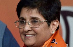 किरण बेदी से ‘आप’ को क्या लग रहा है डर?