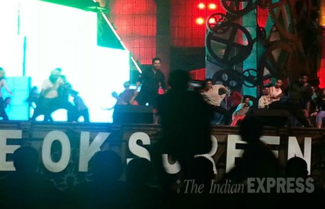 लाइफ ओके स्क्रीन अवॉर्ड्स 2015: बॉलीवुड 'हंक' वरूण धवन डांस रिहर्सल करते हए। (फोटो: प्रदीप दास)