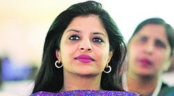 अरविंद केजरीवाल का साथ छोड़ BJP से जा मिली शाजिया इल्मी