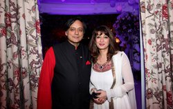 सुनंदा पुष्कर MURDER CASE: दिल्ली पुलिस ने शशि थरूर को भेजा नोटिस