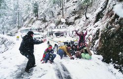 ठंड से ठिठुर रहा है उत्तर भारत