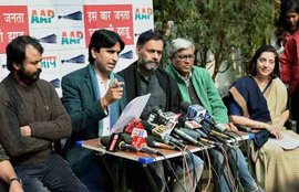 AAP, AAP Crisis, Arvind Kejriwal, Delhi CM, Yogendra Yadav, Prashant Bhushan, PAC