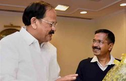 काम पर जुटे केजरीवाल, पूर्ण राज्य का मुद्दा उठाया