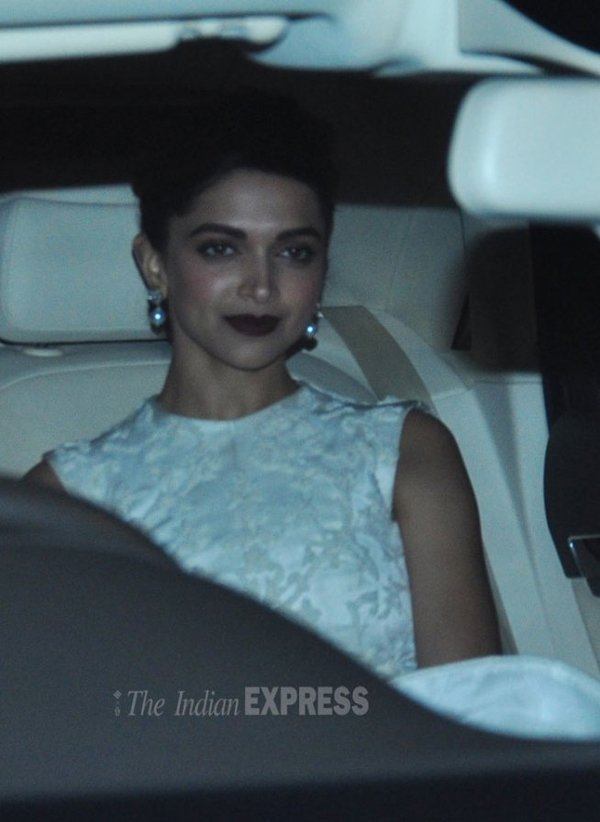 Filmfare Awards: फ़िल्म फ़ेयर अवॉर्ड में पहुंचीं दीपिका पादुकोण। (स्रोत-वरिंदर चावला)