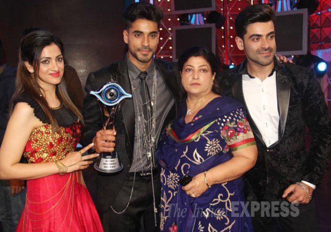 Bigg Boss Halla Bol: पहले इस शो की मेजबानी बॉलीवुड कलाकार सलमान खान कर रहे थे बाद में इसे एक महीने के लिए बढ़ा दिया गया और निर्देशक फराह खान इसकी मेजबानी करने लगी। (फ़ोटो-वरिंदर चावला)