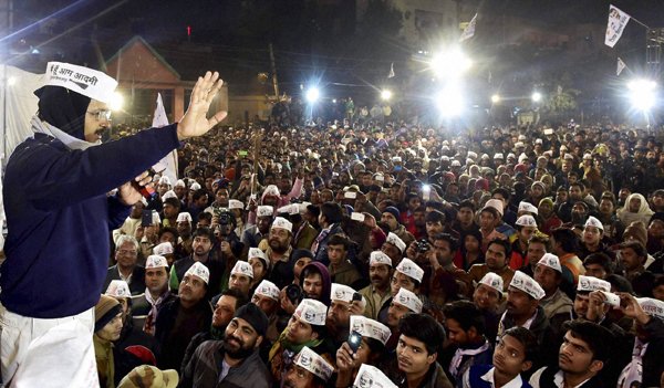 Delhi Election: उन्होंने कहा, ‘‘यह फैसला आम लोगों पर महंगाई का एक और बम गिराने जैसा होगा।’’ पूर्व मुख्यमंत्री ने आरोप लगाया कि इस सरकार ने महंगाई कम करने का एक भी प्रयास नहीं किया। (स्रोत-पीटीआई)