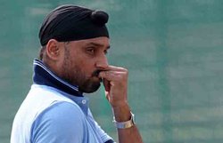 आस्ट्रेलियाई कोच के पेट को देखकर हरभजन सिंह ने पूछा था- क्या वह गर्भवती हैं?