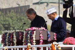 अरविंद केजरीवाल ने ली CM पद की शपथ, कार्यकर्ताओं को दी ‘अहंकार’ से बचने की सलाह