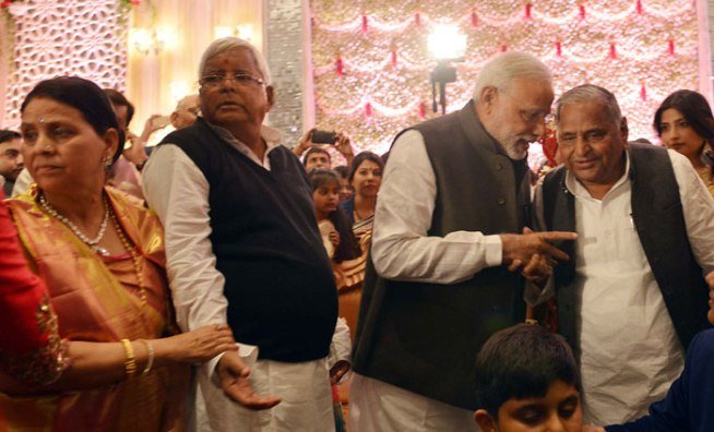 बेटी राजलक्ष्मी को विदा करते लालू प्रसाद और उनकी पत्नी राबरी देवी की आंखे हुई नम। (एक्सप्रेस फोटो)