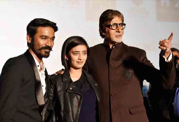 Shamitabh Promotion: ‘शमिताभ’ दो कलाकारों के अहं के बीच टकराव की कहानी है लेकिन अमिताभ का कहना है कि उनके जीवन में इसकी कोई जगह नहीं है। उन्होंने कहा, ‘‘ इसकी (अहंकार की) मेरे जीवन में कोई जगह नहीं है। जब आप खुद को सर्वोत्तम समझते हैं तब आपके जीवन में अहंकार आता है। मुझे नहीं लगता कि मैं किसी काम में सबसे अच्छा हूं। मैं जब कैमरे के सामने जाता हूं तो मैं यह नहीं सोचता हूं कि मैं एक बेहतरीन अभिनेता हूं।’’ (फ़ोटो-पीटीआई)