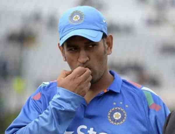 ICC World Cup: महेंद्र सिंह धोनी (भारत): एकदिवसीय मैच में इस भारतीय कप्तान का कोई सानी नहीं। इनकी बल्लेबाज़ी कभी भी मैच का रुख बदल सकती है। (स्रोत-रॉयटर्स)