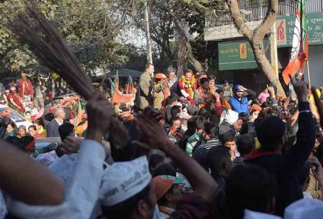 आप ने सबसे पहले प्रचार शुरू किया था। उस समय भाजपा ने न तो उम्मीदवारों के चयन की प्रक्रिया शुरू की थी और न ही चुनावों को लेकर कमेटियां ही बनाईं थीं, उससे पहले आप ने करीब 50 उम्मीदवारों की घोषणा कर दी थी। आप के जिन उम्मीदवारों की घोषणा की गई थी, उन्होंने अपना प्रचार भी शुरू कर दिया था। (फोटो: भाषा)