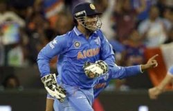 रोहित की ढीली फॉर्म से चिंतित नहीं हैं कप्तान धोनी