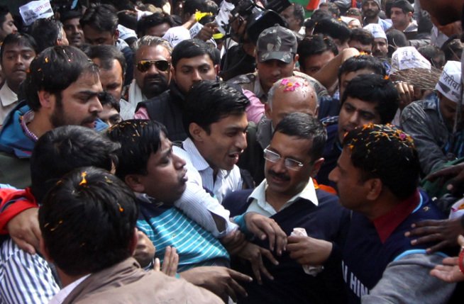 आज अरविंद केजरीवाल गृह मंत्री राजनाथ सिंह से मिलेंगे। इसके अलावा उन्होंने प्रधानमंत्री नरेंद्र मोदी से भी मिलने का समय मांगा है। (फोटो: प्रेमनाथ पांडेय)