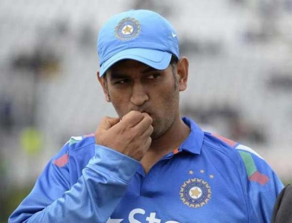 आईसीसी की आधिकारिक वेबसाइट के अनुसार, ‘‘रविवार को एडीलेड में ऑस्ट्रेलिया एवं भारत के बीच होने वाले मैच और सिडनी के ब्लैकटाउन इंटरनेशनल स्पोर्ट्सपार्क में पाकिस्तान एवं बांग्लादेश के बीच होने वाले मैच के लिए कोई टिकट नहीं बचा है। (फोटो: रॉयटर्स)